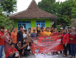 DPC PDI Perjuangan Kabupaten Jember Berbagi Ratusan Paket Daging Kurban