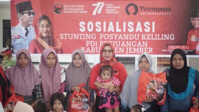 Bagikan MP-ASI dan Alat Posyandu, IKP PDI Perjuangan Kabupaten Jember Lakukan Sosialisasi Penanganan Stunting di Desa Manggisan dan Desa Semboro