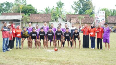 Kunjungi Turnamen Sepak Bola Plastik, Heni: Jaga Sportifitas, Kita Semua Keluarga Besar PDI Perjuangan