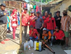 Cegah Penyebaran Wabah Demam Berdarah, Baguna PDI Perjuangan Kabupaten Jember Lakukan Fogging di Kelurahan Kebonsari