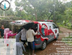 Baguna PDI Perjuangan Kabupaten Jember Antarkan Warga Desa Mulyorejo Untuk Dapatkan Pelayanan Kesehatan