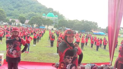 Ratusan Kader dan Simpatisan PDI Perjuangan di Kecamatan Jenggawah Padati Lapangan Jenggawah Guna Lakukan Senam Indonesia Cinta Tanah Air (SICITA)