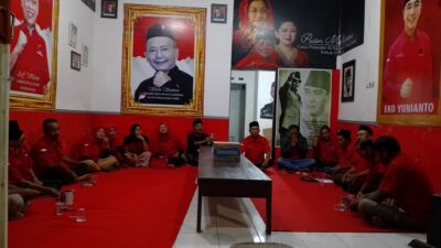 GIAT RAPAT KONSOLIDASI PAC PDI PERJUANGAN PUGER DAN PEMBAGIAN BANNER