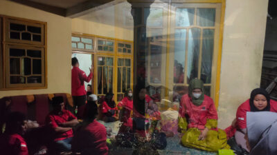 GELAR RAPAT KONSOLIDASI DAN PEMBAGIAN SERAGAM PAC PDI PERJUANGAN KECAMATAN PANTI