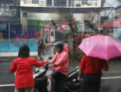 ADAKAN BAGI-BAGI TAKJIL PAC PDI PERJUANGAN KECAMATAN PATRANG BERSAMA KOMANDANTE WIDARTO