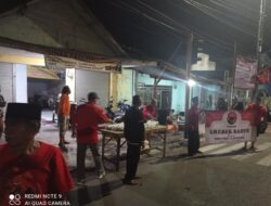 GIAT BAGI-BAGI SANTAPAN SAHUR PENGURUS RANTING PDI PERJUANGAN KELURAHAN KEBONSARI