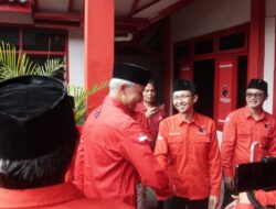 KUNJUNGAN PERTAMA CALON PRESIDEN PDI PERJUANGAN GANJAR PRANOWO PILIH KANTOR DPC PDI PERJUANGAN KABUPATEN JEMBER