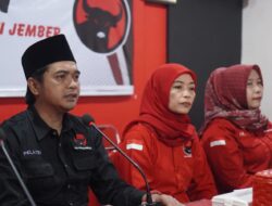 TIGA KANDIDAT BAKAL CALON KEPALA DAERAH DAN WAKIL KEPALA DAERAH SERAHKAN FORMULIR PENDAFTARAN KE DPC PDI PERJUANGAN KABUPATEN JEMBER